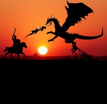 Combat entre un chevalier et un dragon, sur fond de coucher de soleil